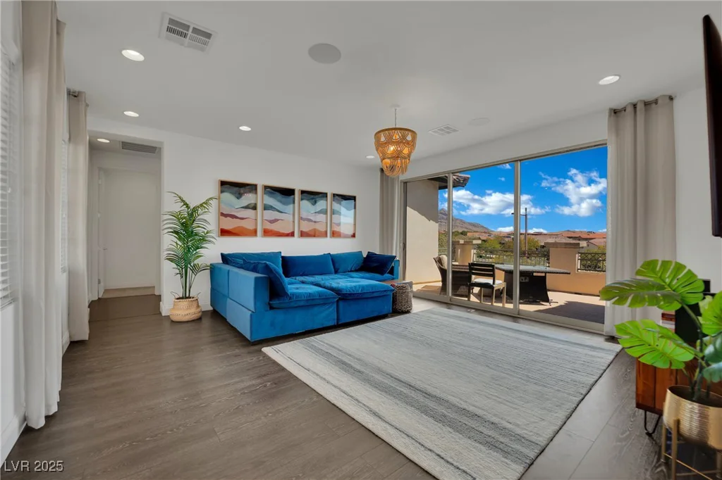 362 Port Reggio, Las Vegas, NV 89138
