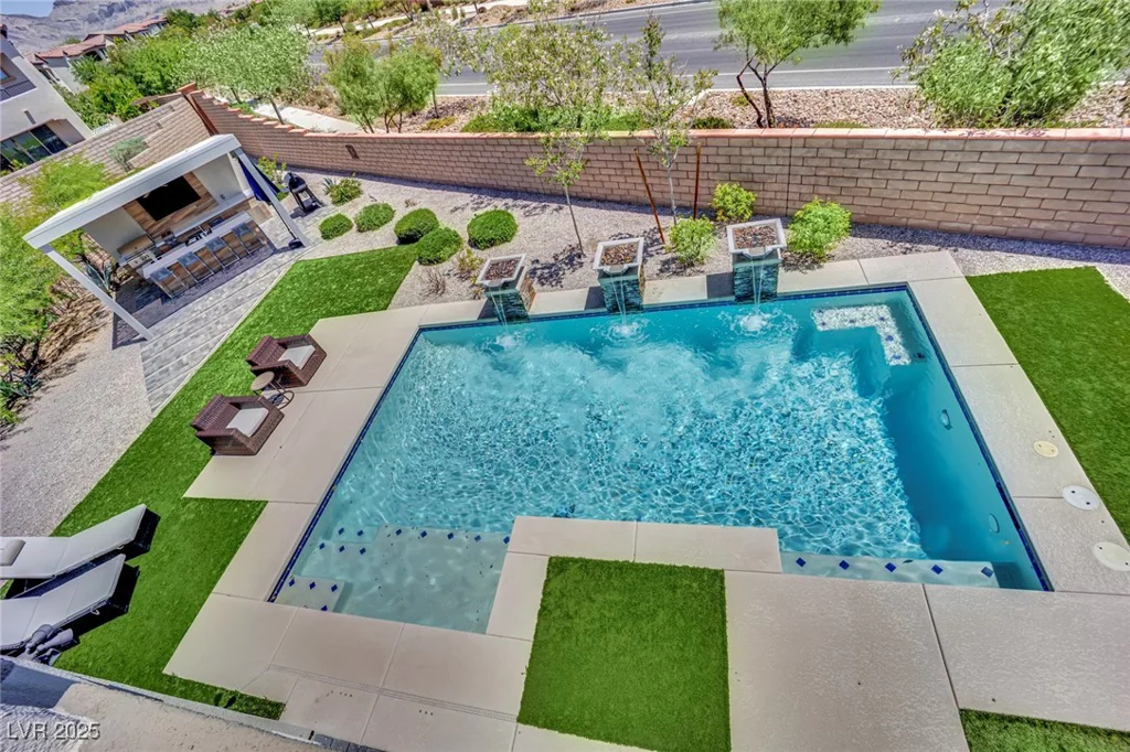 362 Port Reggio, Las Vegas, NV 89138