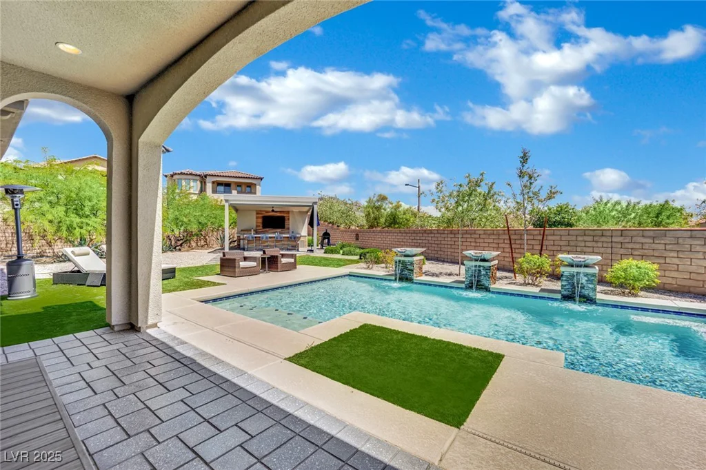 362 Port Reggio, Las Vegas, NV 89138
