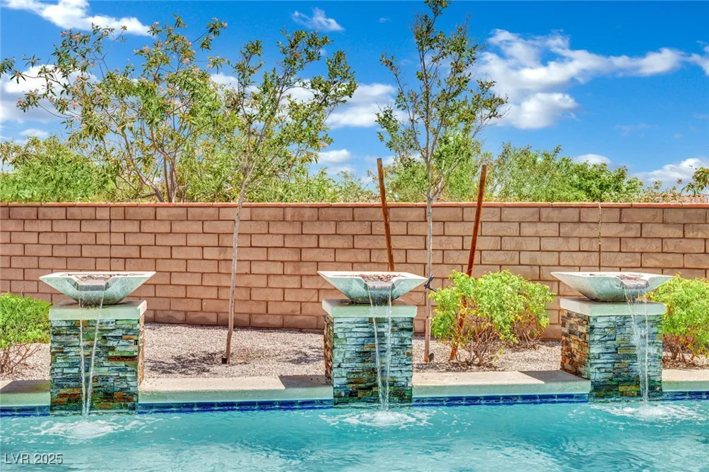 362 Port Reggio, Las Vegas, NV 89138