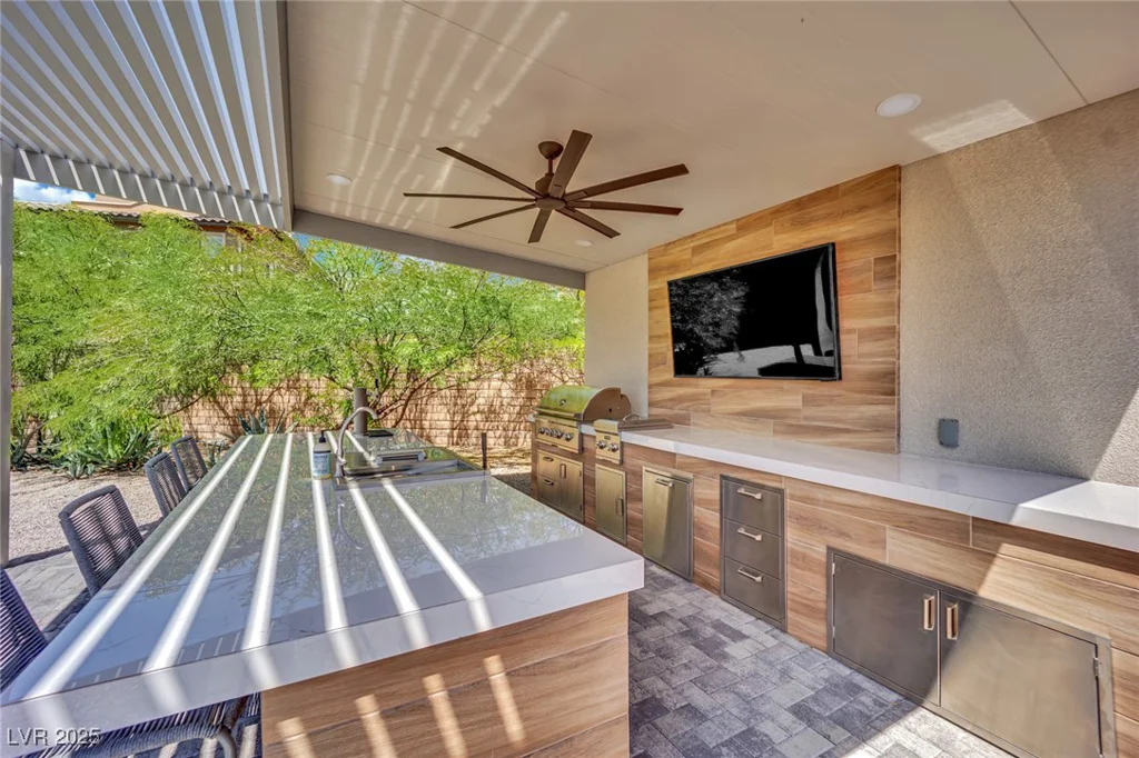 362 Port Reggio, Las Vegas, NV 89138