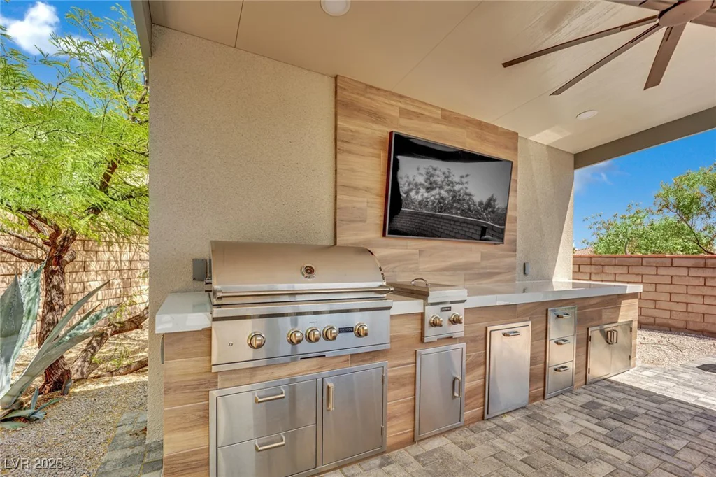 362 Port Reggio, Las Vegas, NV 89138