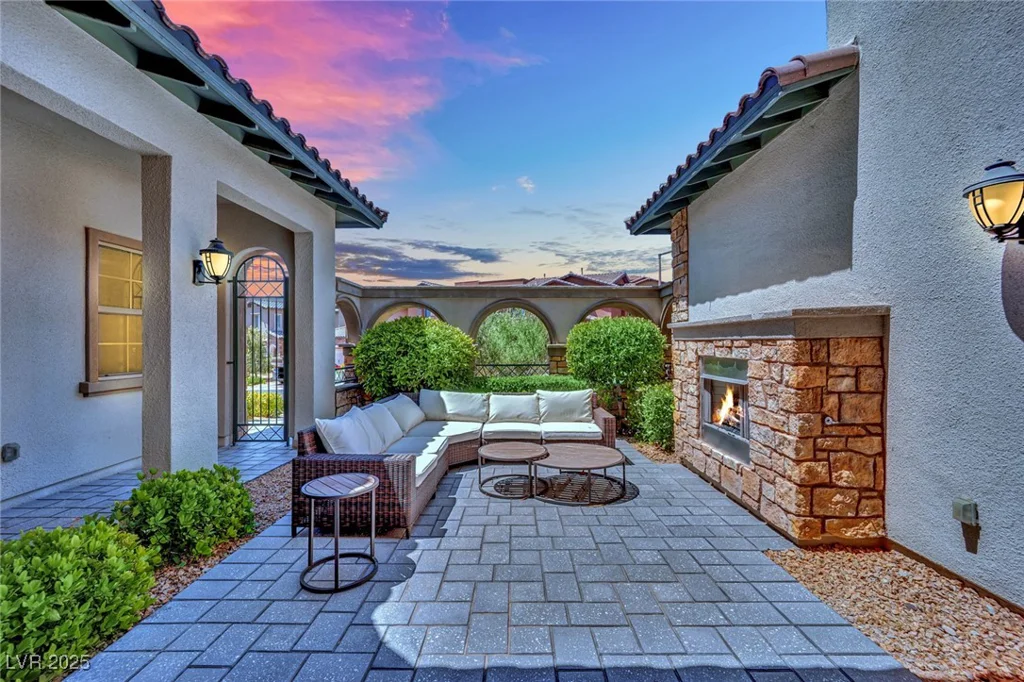 362 Port Reggio, Las Vegas, NV 89138