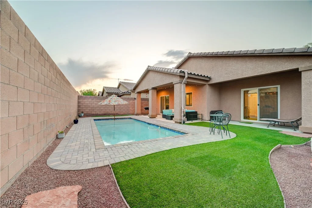 7235 Summer Air, Las Vegas, NV 89179