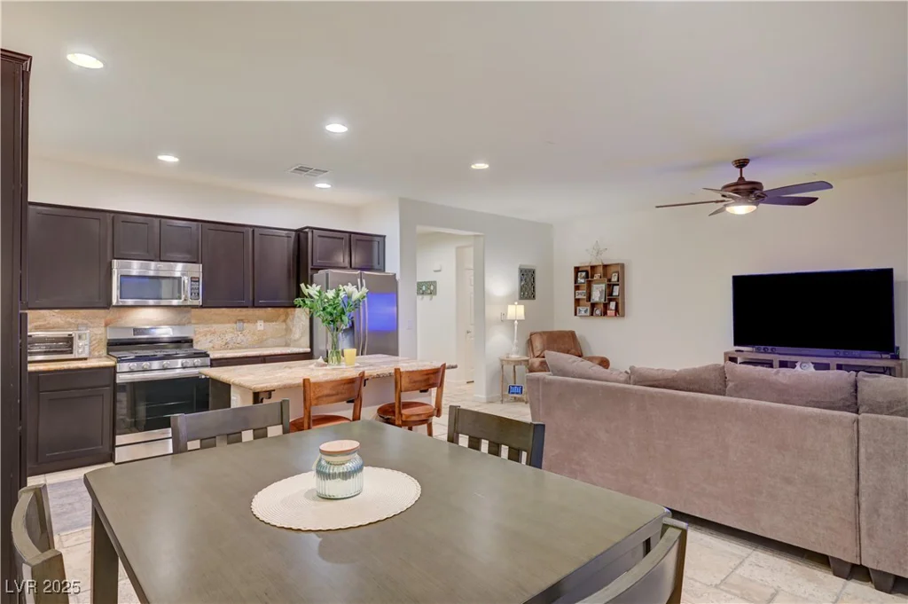 7235 Summer Air, Las Vegas, NV 89179