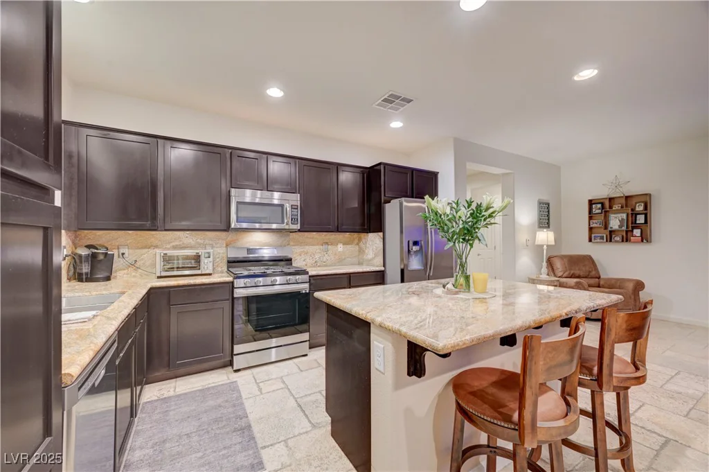 7235 Summer Air, Las Vegas, NV 89179
