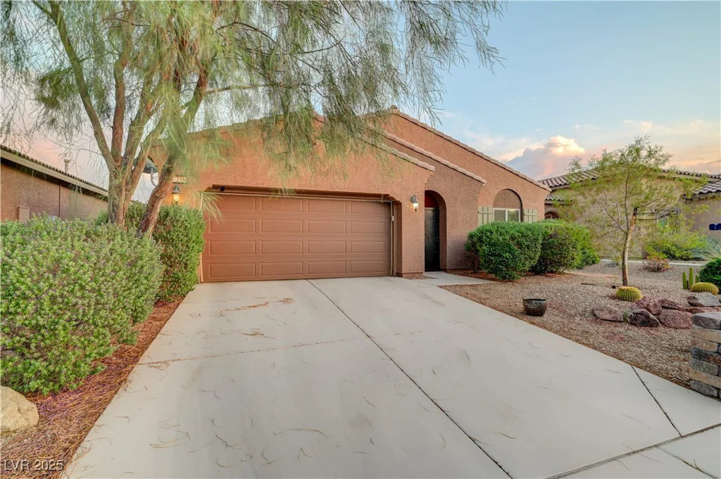 7235 Summer Air, Las Vegas, NV 89179