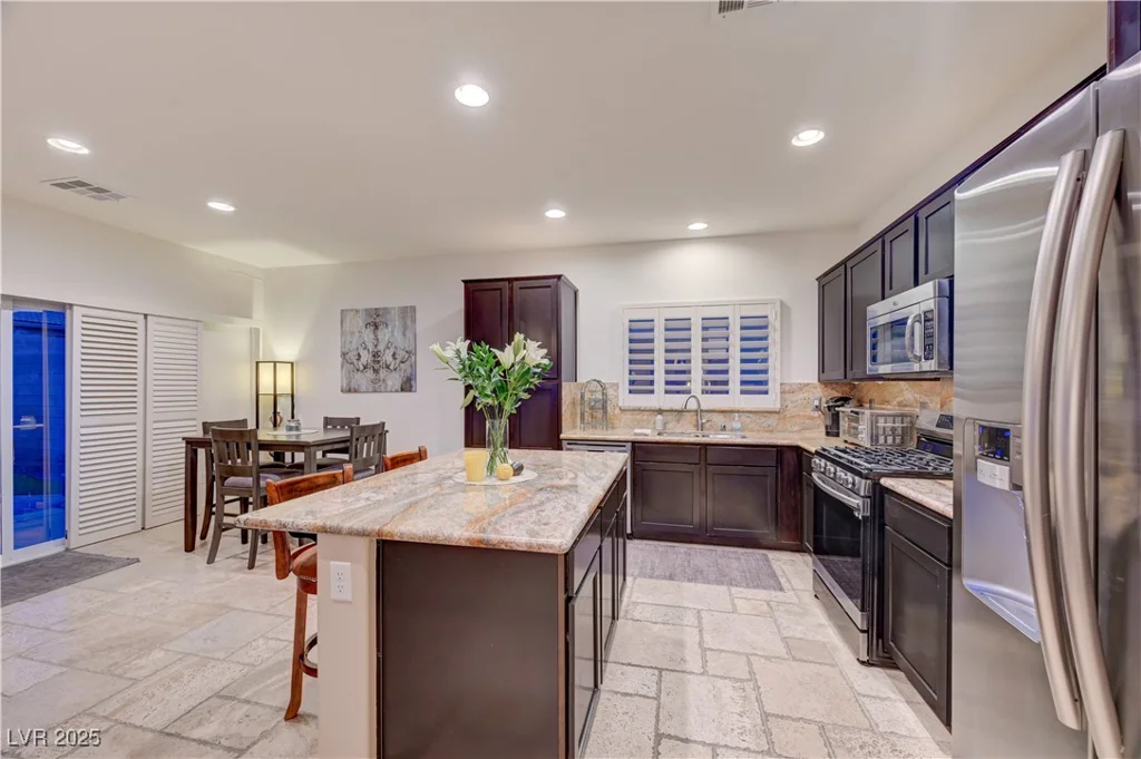 7235 Summer Air, Las Vegas, NV 89179