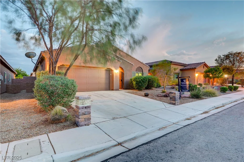 7235 Summer Air, Las Vegas, NV 89179