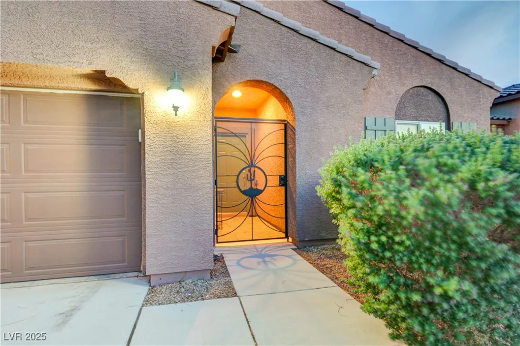 7235 Summer Air, Las Vegas, NV 89179