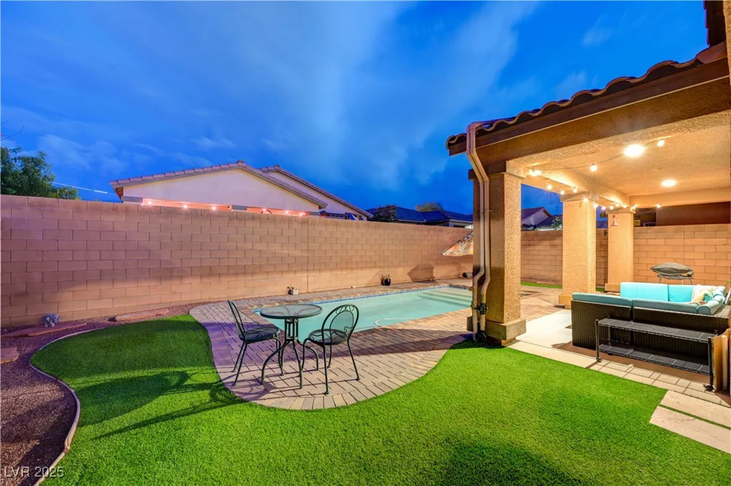 7235 Summer Air, Las Vegas, NV 89179