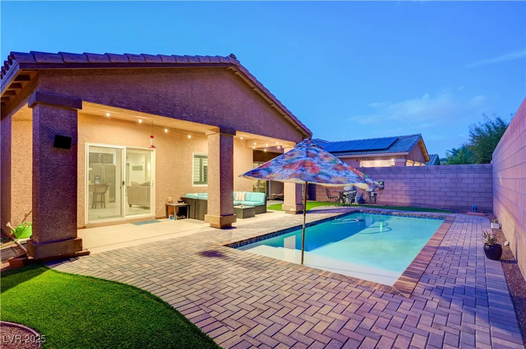 7235 Summer Air, Las Vegas, NV 89179