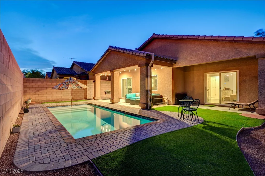 7235 Summer Air, Las Vegas, NV 89179