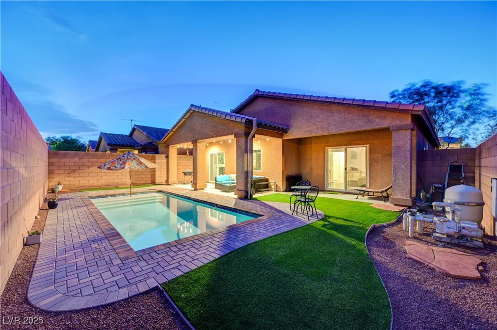 7235 Summer Air, Las Vegas, NV 89179