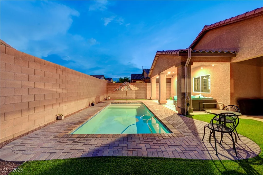 7235 Summer Air, Las Vegas, NV 89179