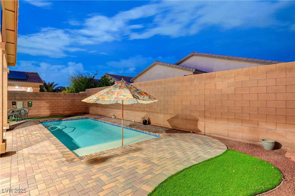 7235 Summer Air, Las Vegas, NV 89179
