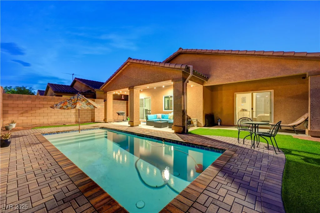 7235 Summer Air, Las Vegas, NV 89179