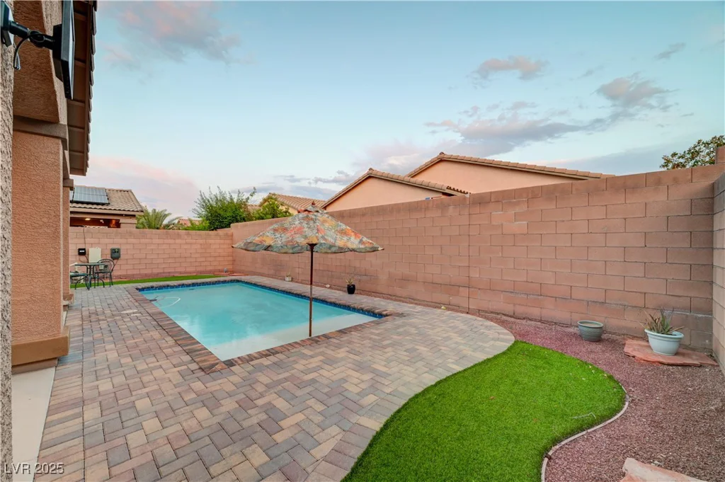 7235 Summer Air, Las Vegas, NV 89179