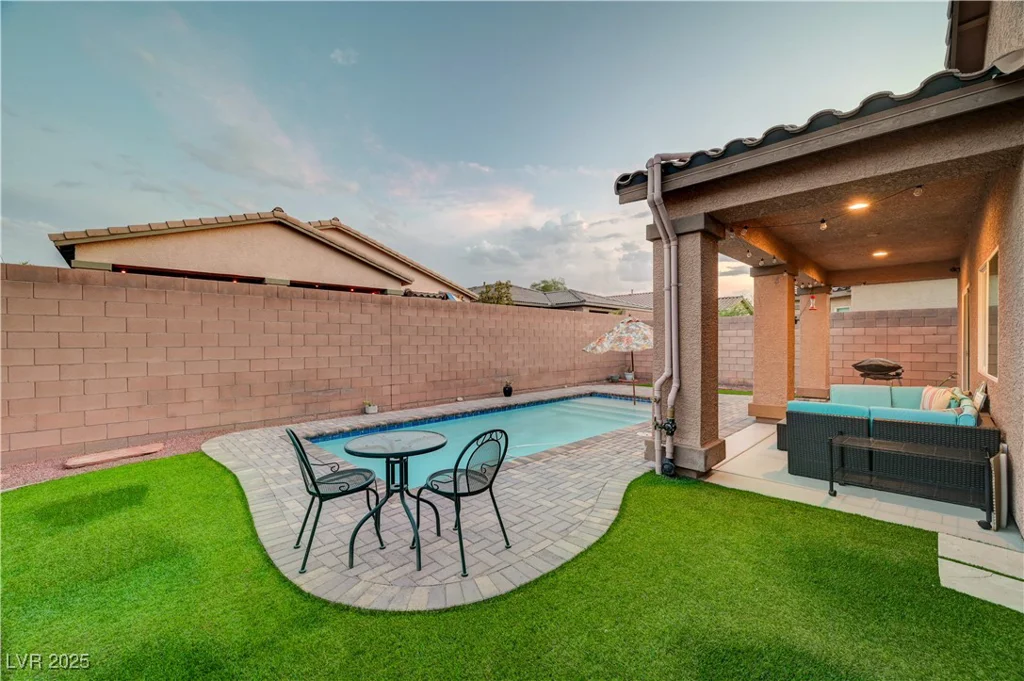 7235 Summer Air, Las Vegas, NV 89179