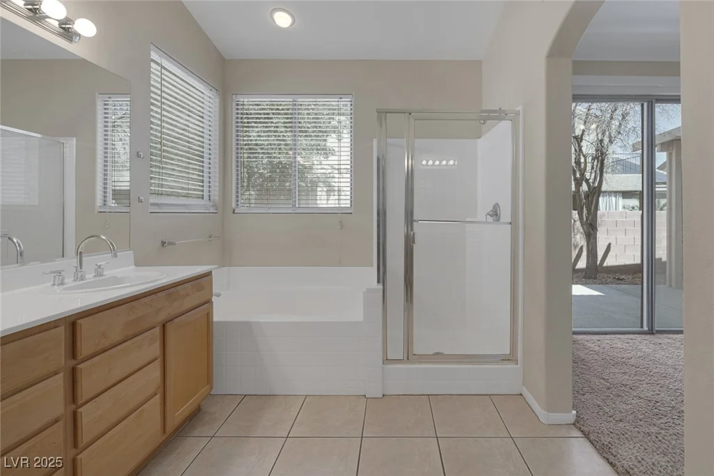 7544 Coral River, Las Vegas, NV 89131