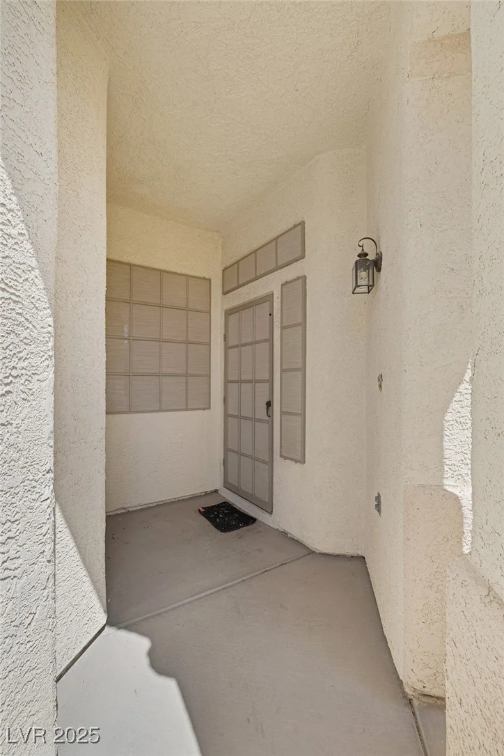 7544 Coral River, Las Vegas, NV 89131