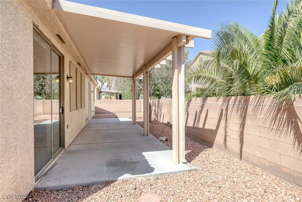 7544 Coral River, Las Vegas, NV 89131