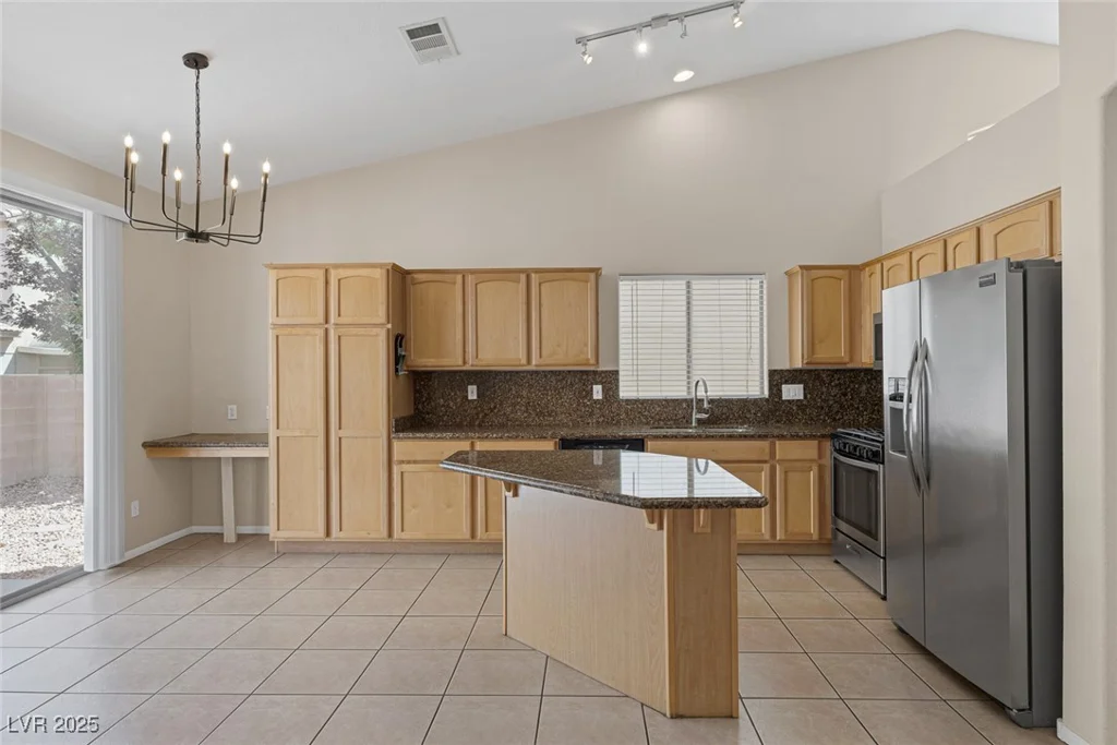 7544 Coral River, Las Vegas, NV 89131
