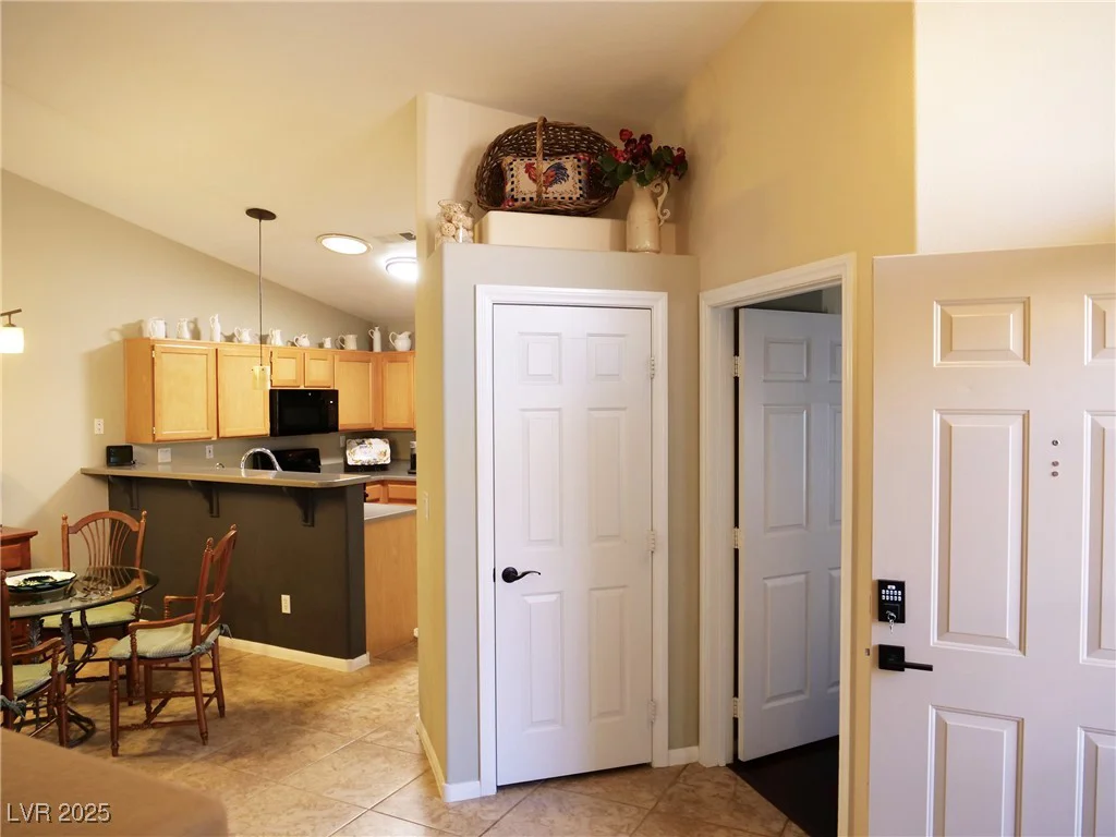 9705 Templemore, Las Vegas, NV 89129