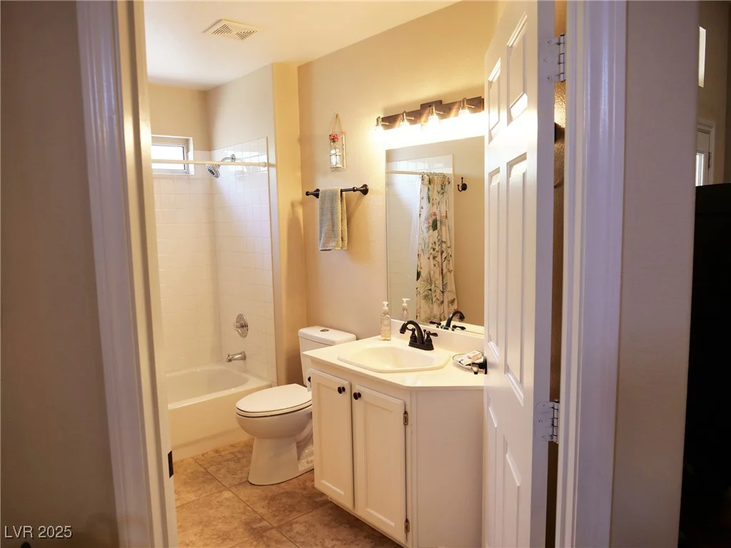 9705 Templemore, Las Vegas, NV 89129