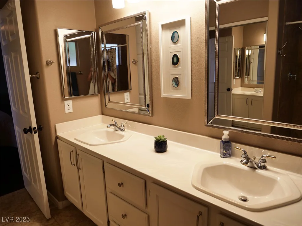 9705 Templemore, Las Vegas, NV 89129