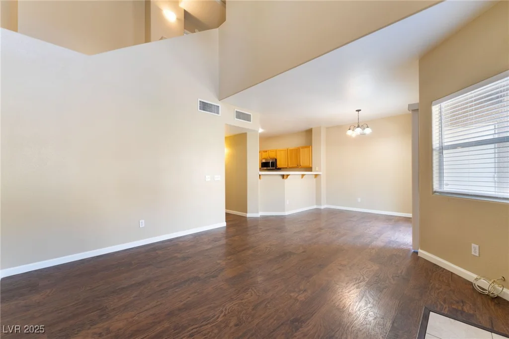 2152 Jasper Bluff, Las Vegas, NV 89117