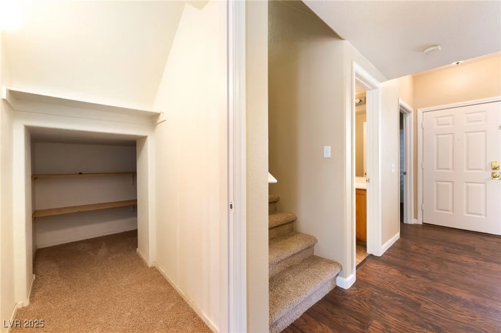 2152 Jasper Bluff, Las Vegas, NV 89117