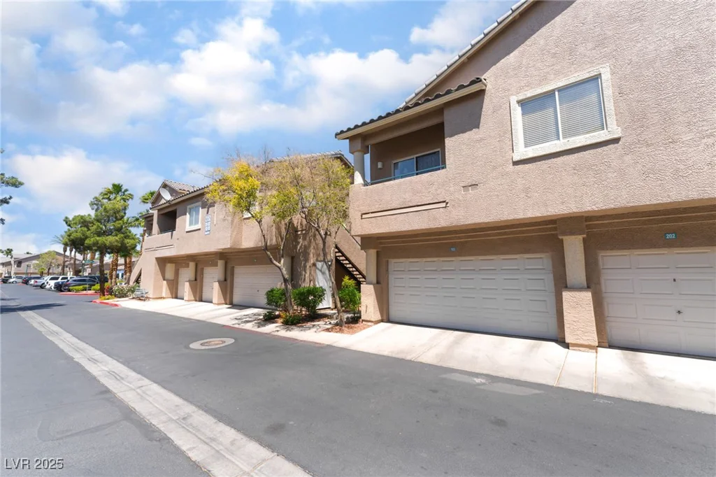 2152 Jasper Bluff, Las Vegas, NV 89117