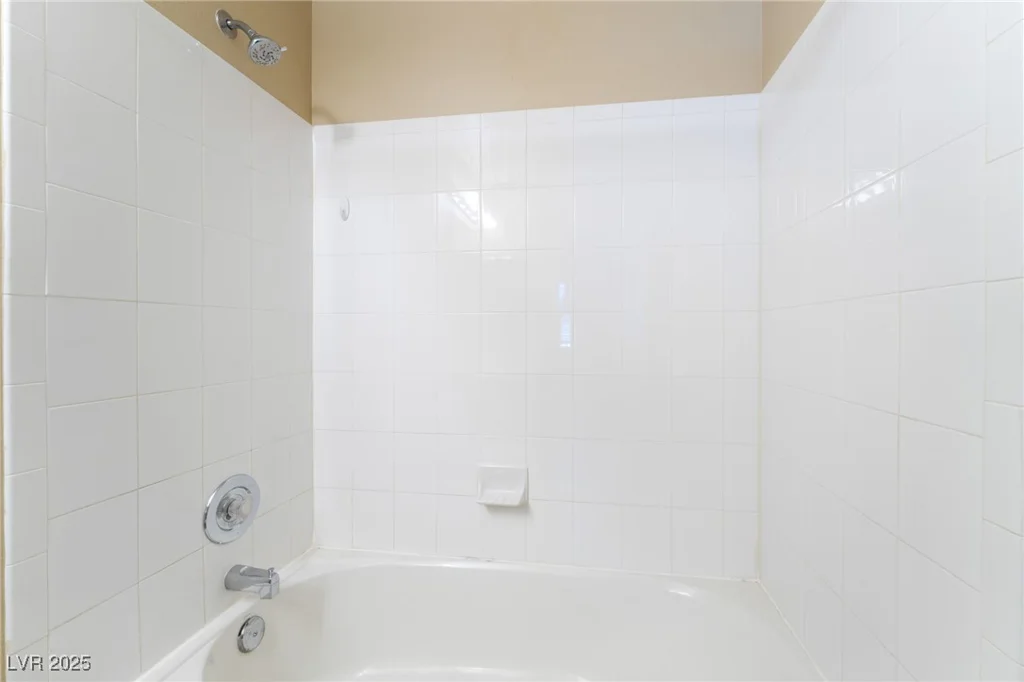 2152 Jasper Bluff, Las Vegas, NV 89117