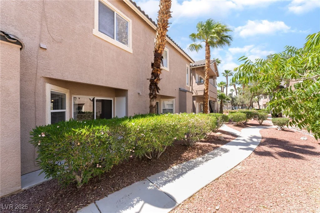 2152 Jasper Bluff, Las Vegas, NV 89117