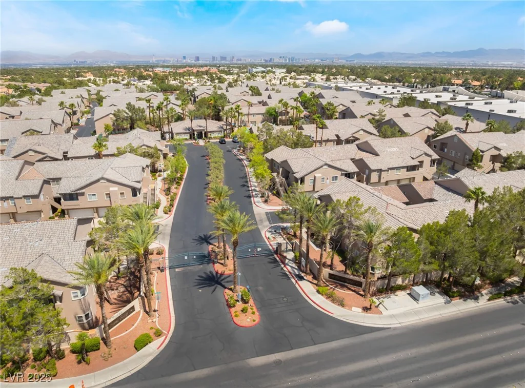 2152 Jasper Bluff, Las Vegas, NV 89117