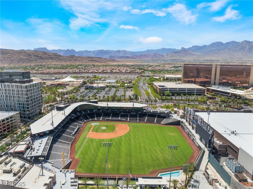 2152 Jasper Bluff, Las Vegas, NV 89117