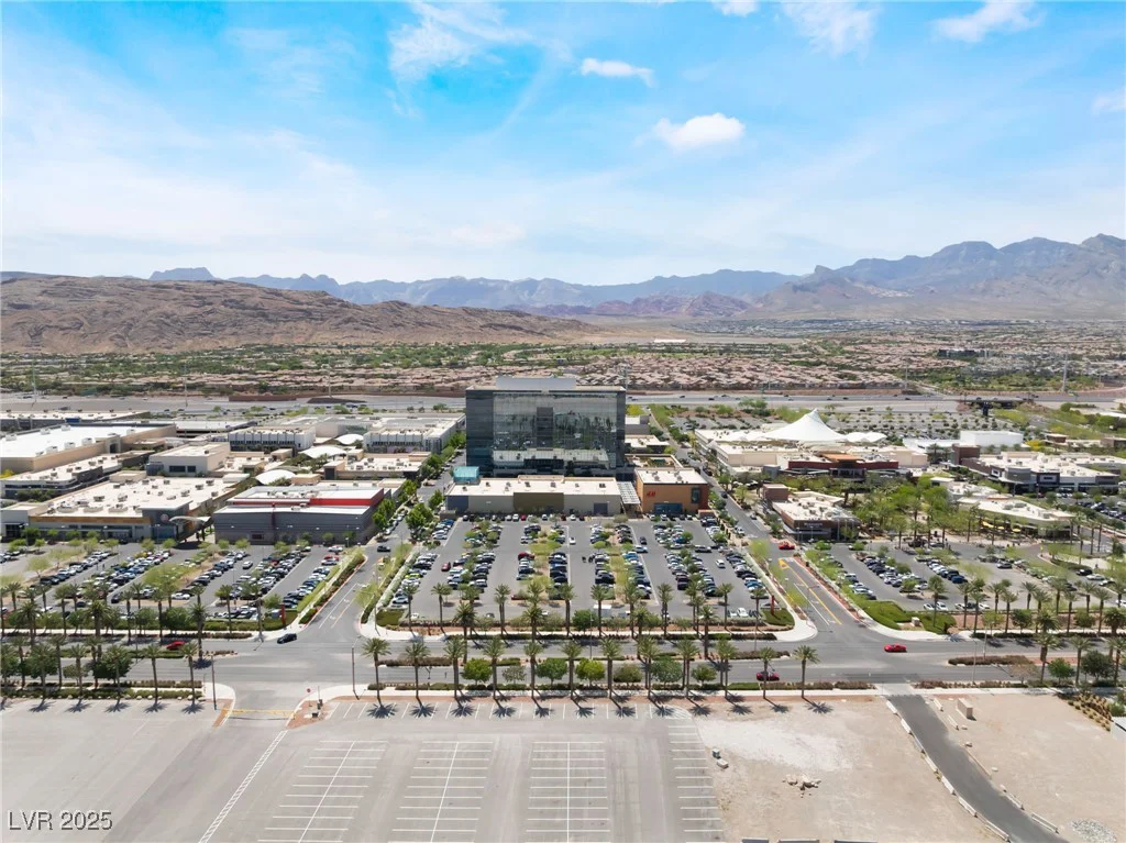 2152 Jasper Bluff, Las Vegas, NV 89117
