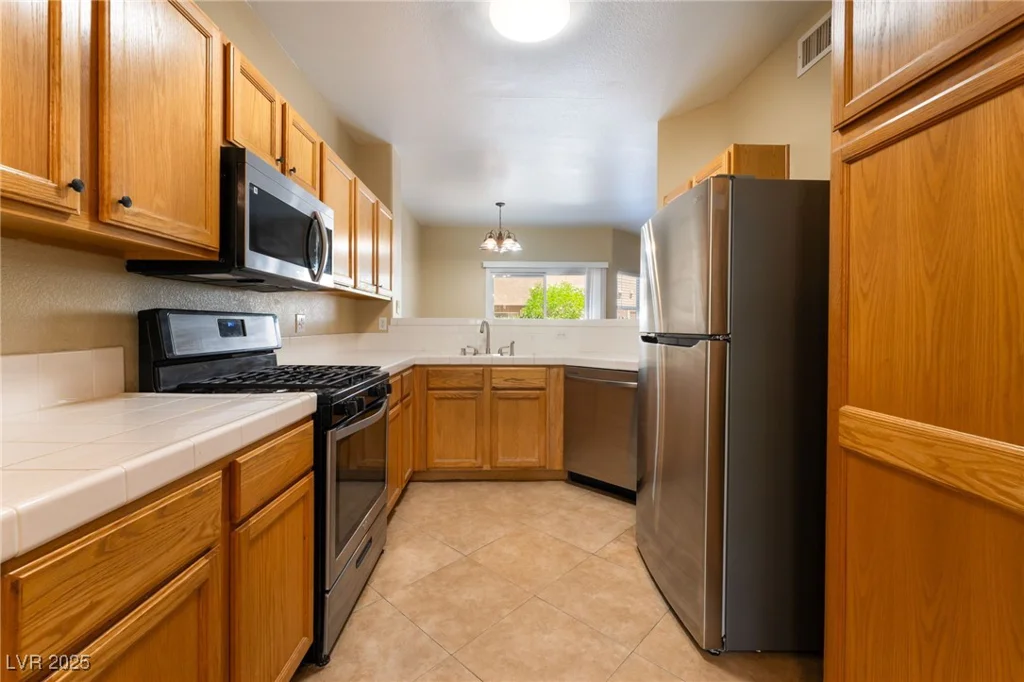2152 Jasper Bluff, Las Vegas, NV 89117