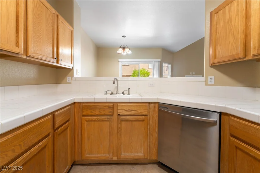 2152 Jasper Bluff, Las Vegas, NV 89117