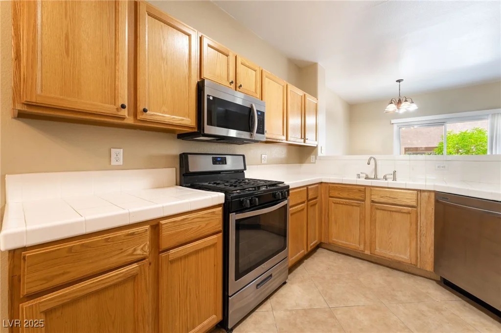 2152 Jasper Bluff, Las Vegas, NV 89117