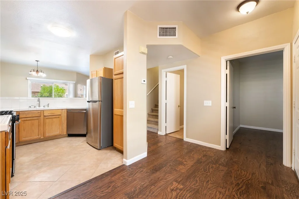 2152 Jasper Bluff, Las Vegas, NV 89117