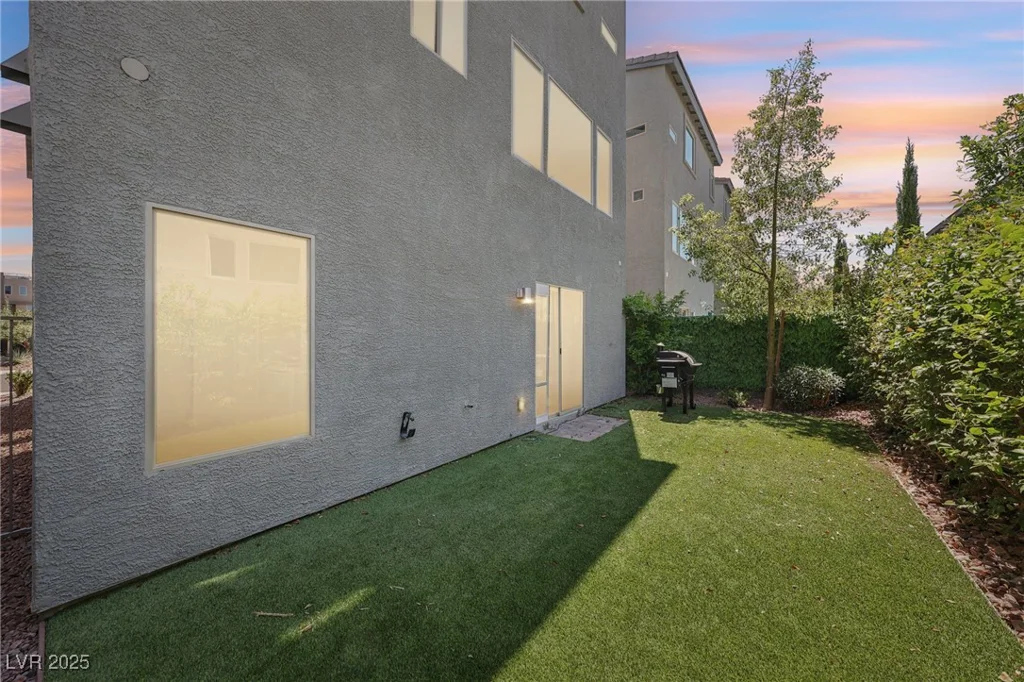 8042 Misty Canyon, Las Vegas, NV 89113
