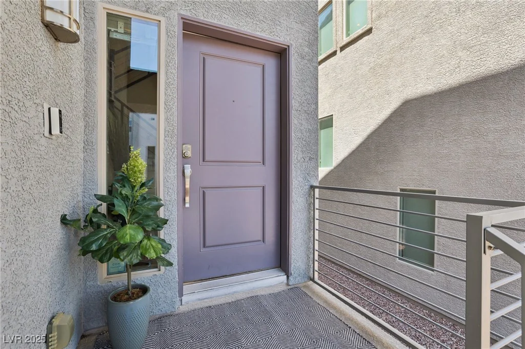8042 Misty Canyon, Las Vegas, NV 89113