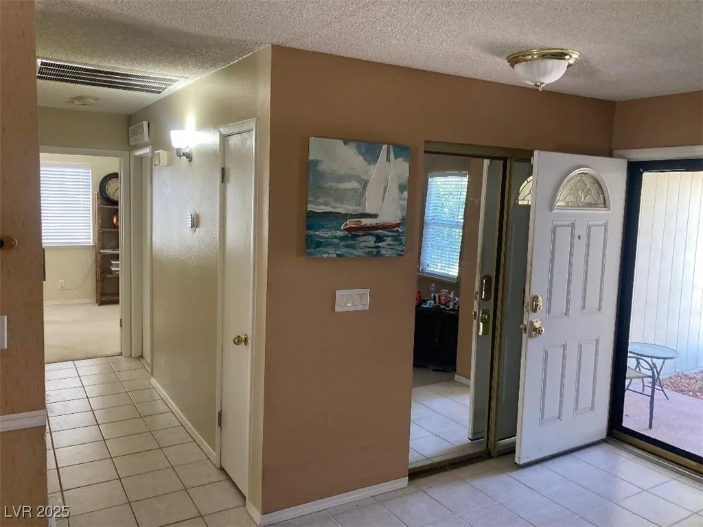 5821 Santa Catalina, Las Vegas, NV 89108