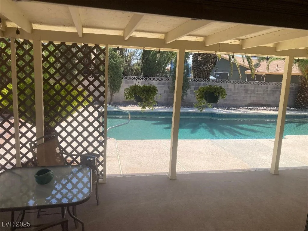 5821 Santa Catalina, Las Vegas, NV 89108
