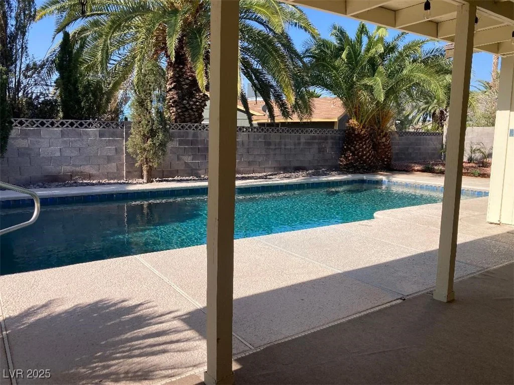 5821 Santa Catalina, Las Vegas, NV 89108