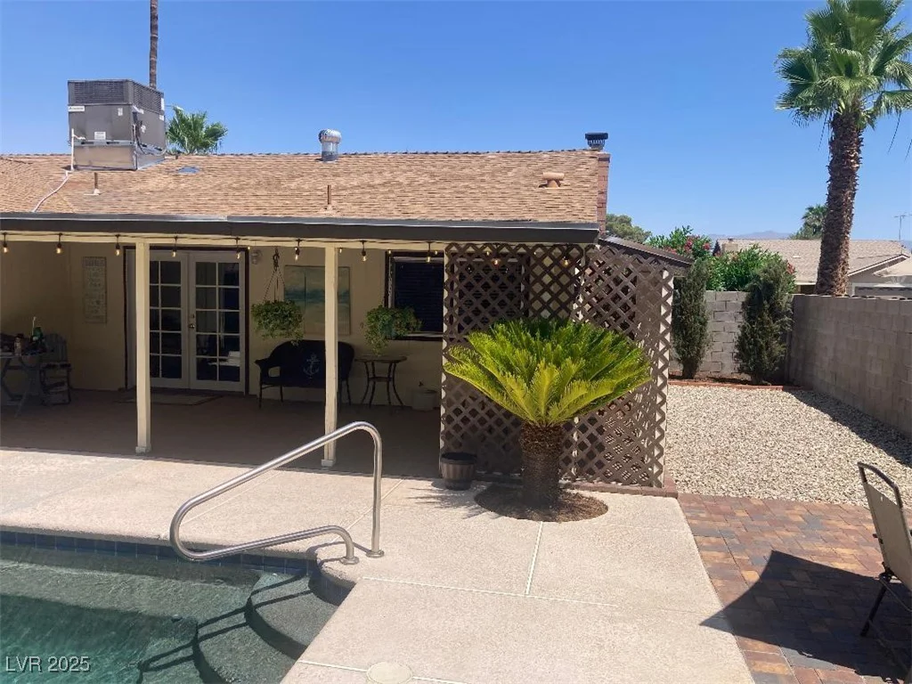 5821 Santa Catalina, Las Vegas, NV 89108