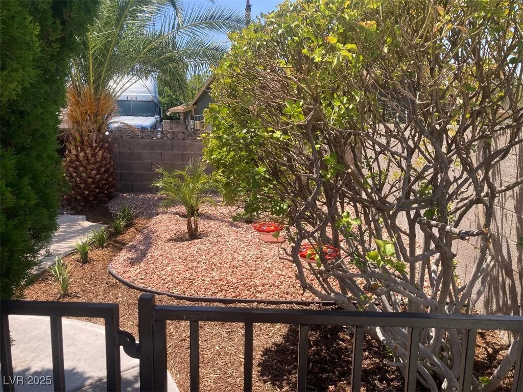 5821 Santa Catalina, Las Vegas, NV 89108