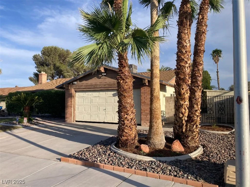 5821 Santa Catalina, Las Vegas, NV 89108